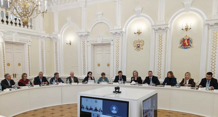 В жилых домах Центрального федерального округа в 2025 году заменили около 7 тысяч лифтов