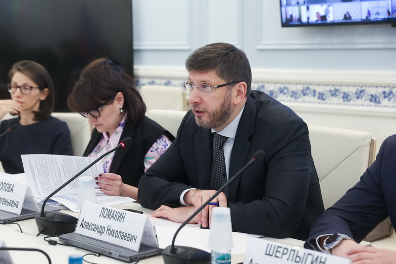 Сенатор Высокинский: 79 регионов утвердили планы модернизации лифтов в многоквартирных домах