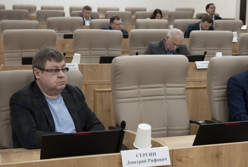 На заседании комиссии по городскому хозяйству Екатеринбургской гордумы обсудили вопрос замены лифтов