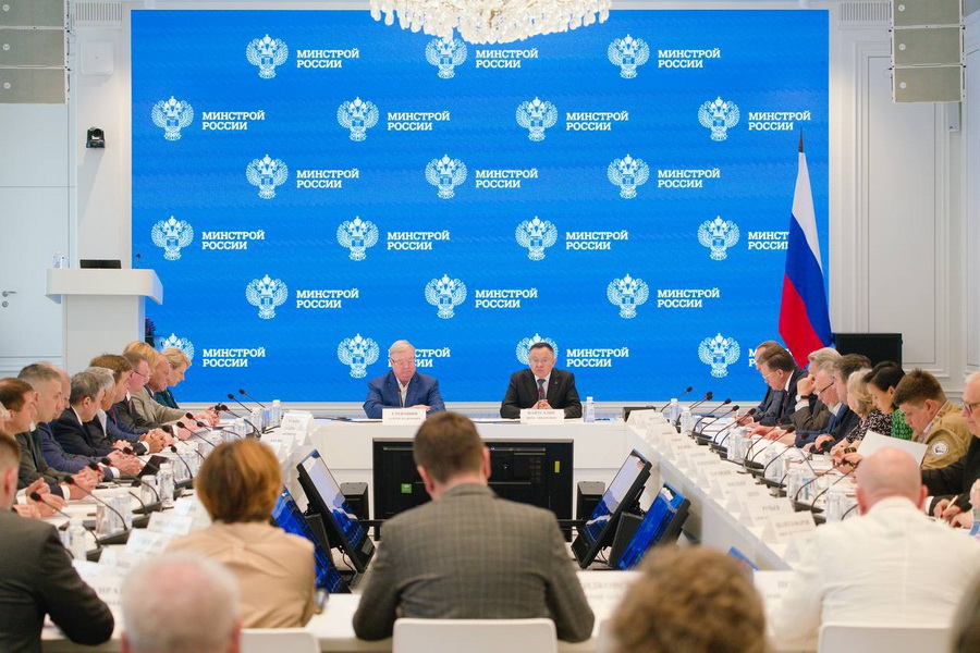 Замминистра Алексей Ересько на заседании ОС Минстроя посетовал на сложности при замене лифтов в МКД со спецсчетами